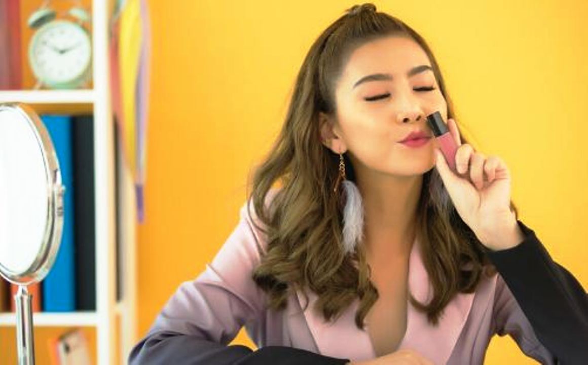 4 Langkah Lip Care untuk Atasi Bibir Kering dan Hitam, Yuk Cobain!