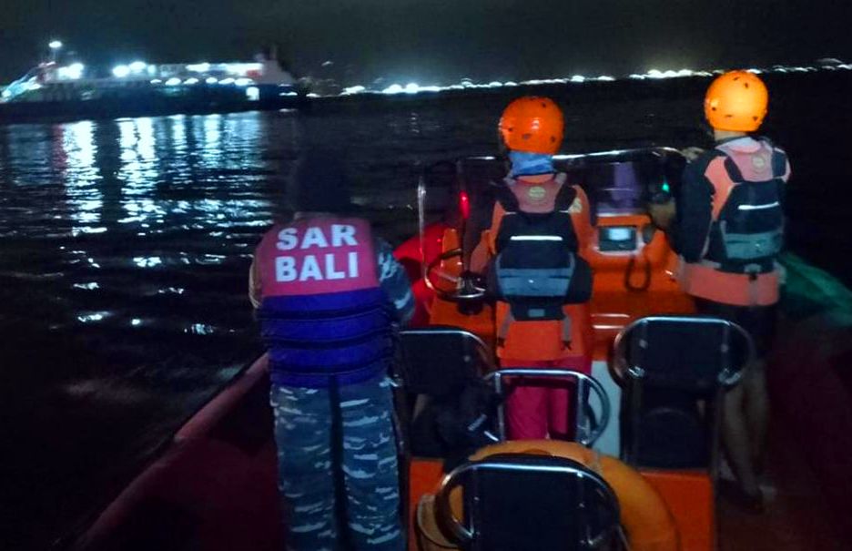 CERITA HARU: Empat Korban Selamat dari KMP Tunu Pratama Jaya, Satu Kru Selamatkan Penumpang dengan Sekoci