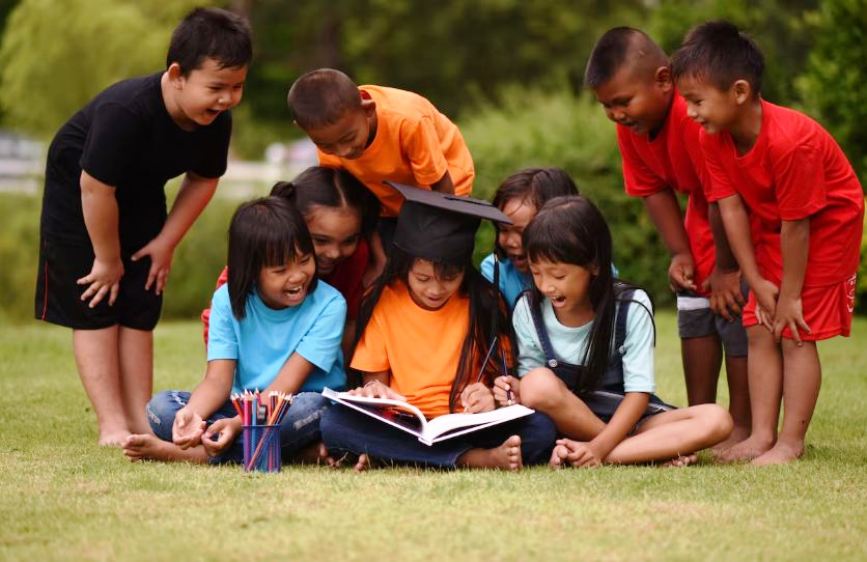 Pengaruh Kondisi Ekonomi Keluarga Terhadap Pendidikan Anak: Akses, Kualitas dan Peluang