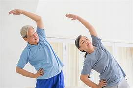 5 Olahraga Aman untuk Lansia agar Tetap Bugar di Usia Senja