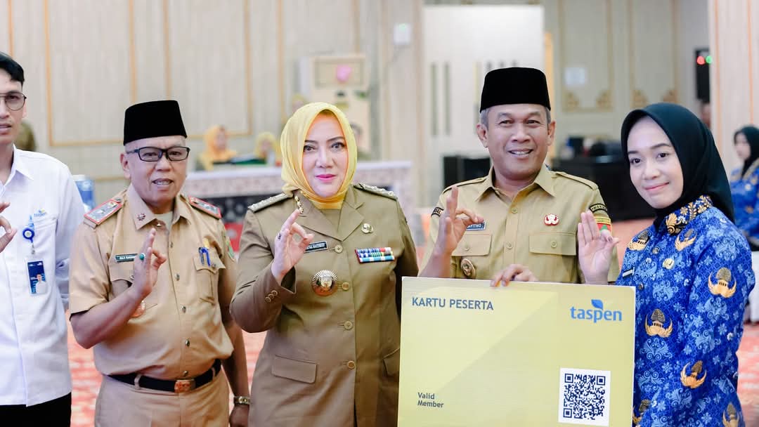 Penyerahan SK Pengangkaran CPNS, Bupati Musi Rawas Berpesan Utamakan Pelayanan Masyarakat dengan Mantabkan