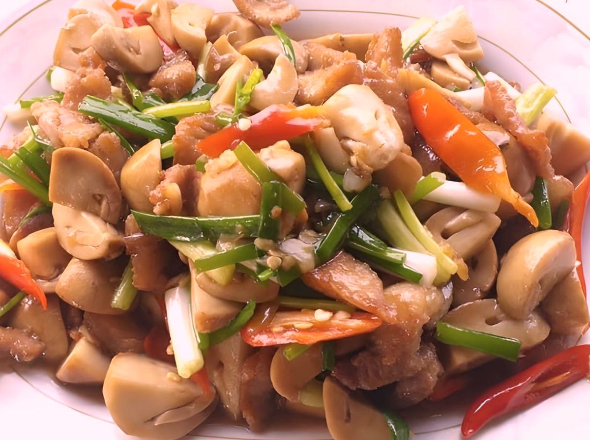 Resep Ayam Tumis Jamur Bumbu Gurih yang Praktis untuk Bekal