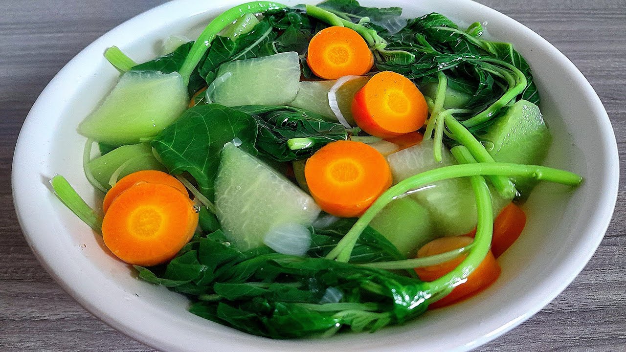 Resep Sayur Bayam Bening Campur Wortel yang Sederhana dan Bernutrisi