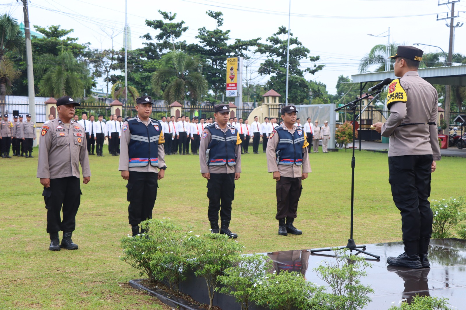 Penghargaan Kapolres Musi Rawas untuk Empat Personel Polres Mura