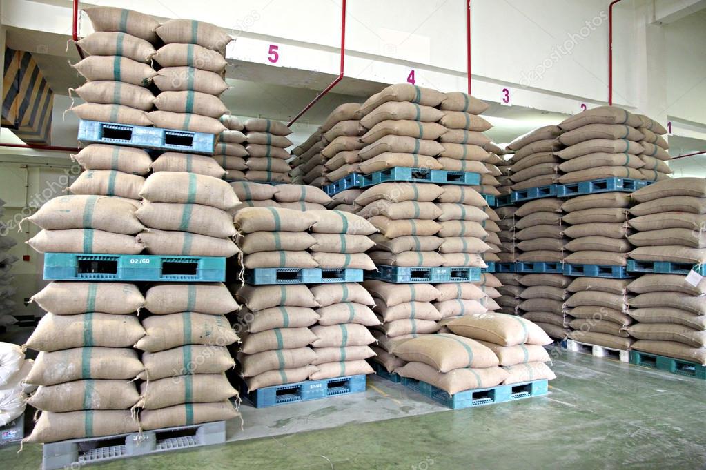 Pemerintah Pastikan Stok Beras Nasional Aman, Cadangan Capai 27,99 Juta Ton Cukup Hingga 324 Hari