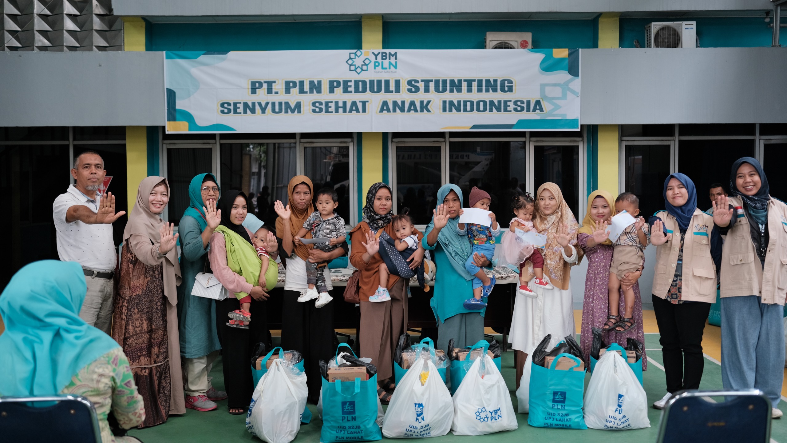 Jelang Ramadhan, YBM PLN UP3 Lahat Tuntaskan Program Senyum Sehat untuk Masa Depan Anak Indonesia