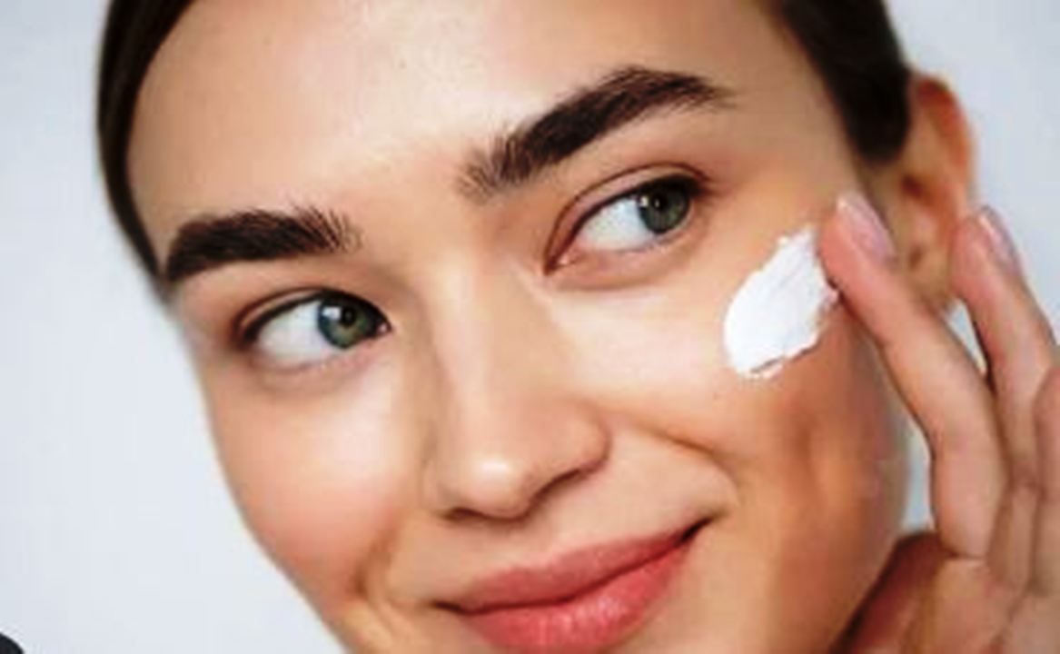 Gunakan Moisturizer Sebelum Foundation atau Tidak? Ini Penjelasannya!