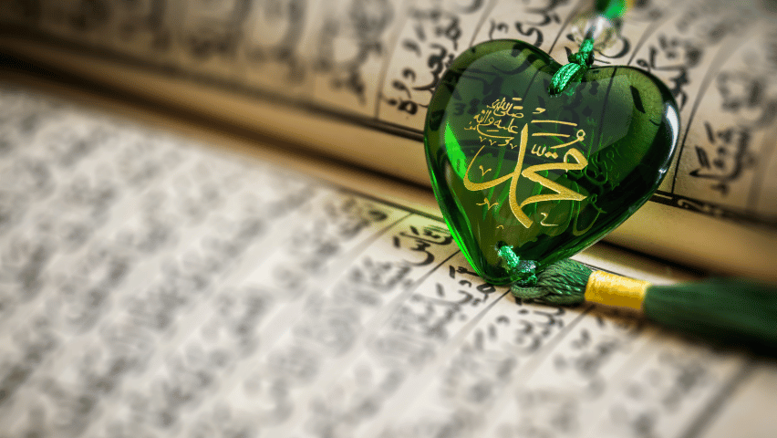 Inilah Bacaan Lengkap Sholawat Qomarun: Arab, Latin, dan Terjemahannya