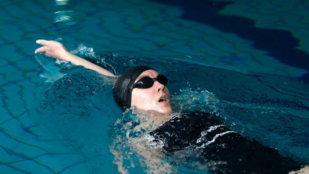 Membongkar Mitos: Apakah Berenang Mampu Membuat Badan Lebih Tinggi?