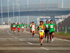 Olahraga Pagi Jadi Pilihan Warga Bandung Nikmati Hari Pertama 2025  Baca artikel detikjabar, 