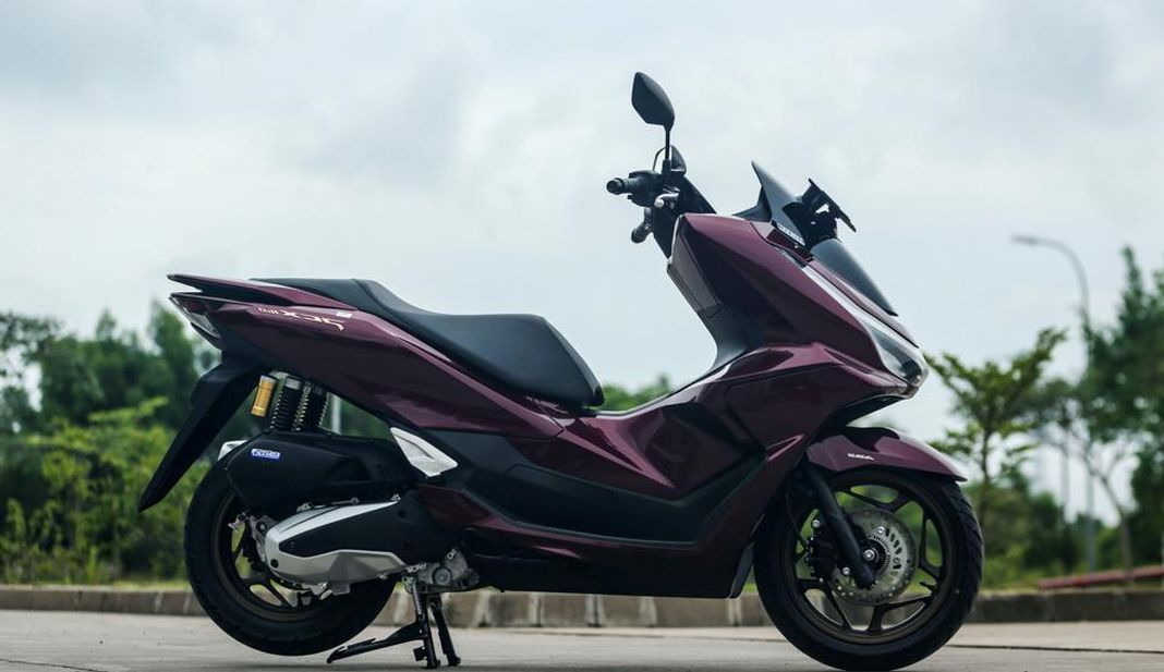 Honda Pamerkan PCX 160 Berteknologi Canggih dan Dua Motor Listrik Futuristik di IIMS 2025