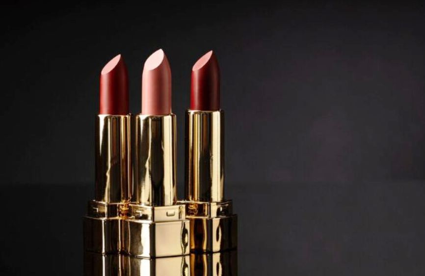 5 Rekomendasi Warna Lipstik untuk Bibir Gelap, Cek di Sini!