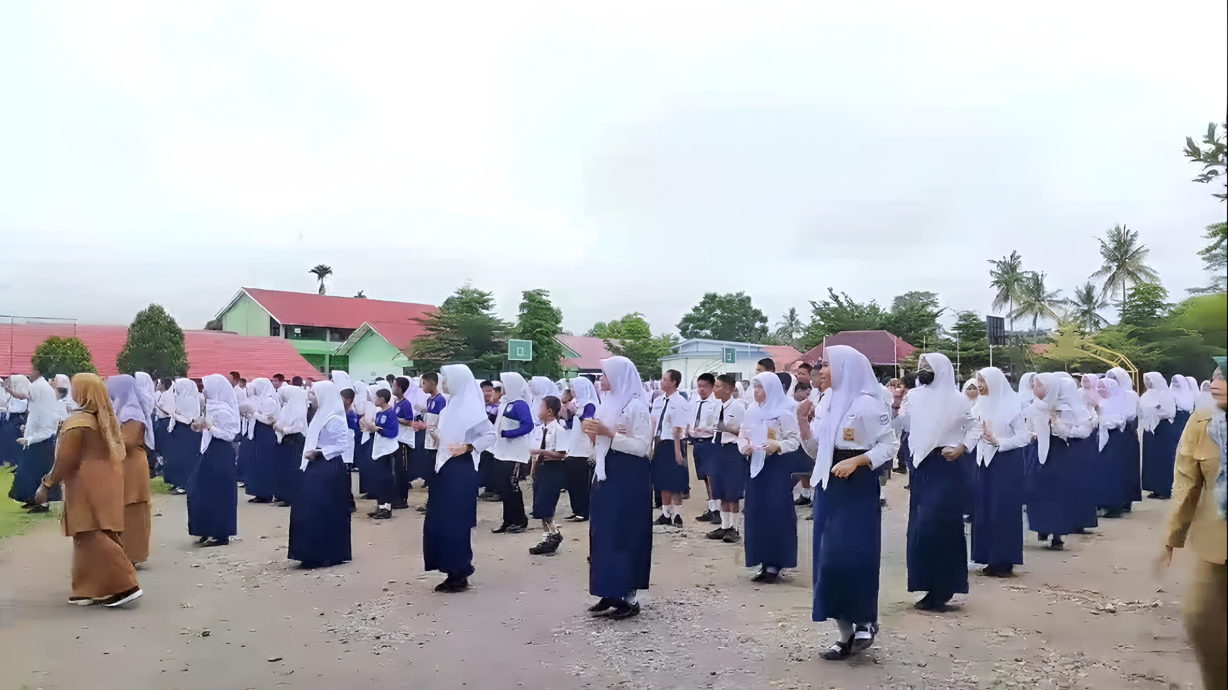 Senam Sehat Sambut Tahun Ajaran Baru di SMPN 2 Lubuklinggau