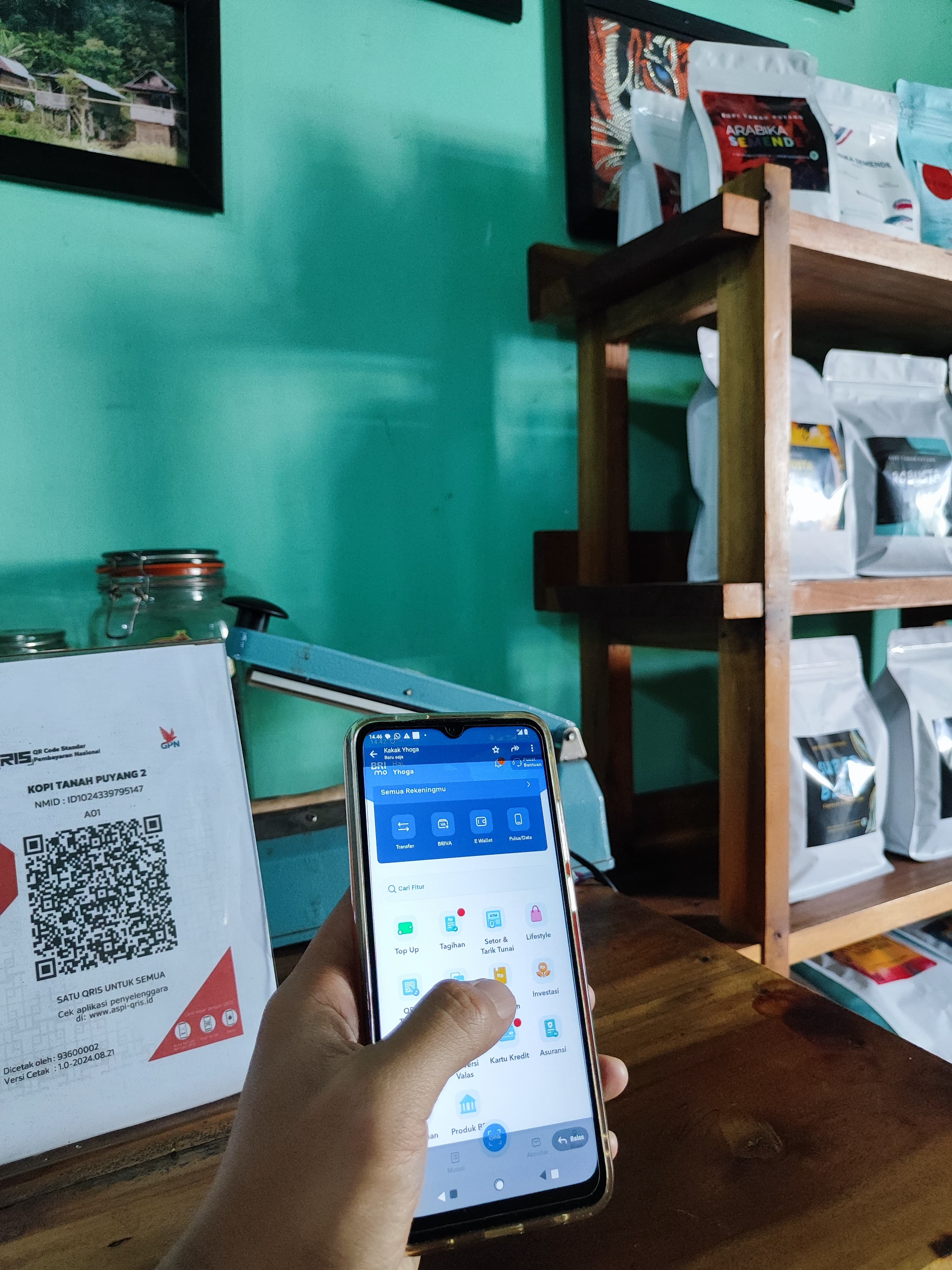 Luar biasa! QRIS dan Mobile BRI: Solusi Pembayaran Digital untuk UMKM Kopi Lahat