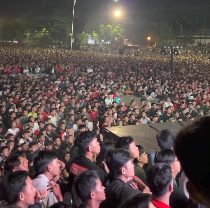 Suasana Nobar Timnas Indonesia di Benteng Kuto Besak (BKB) Palembang, Warga Terlihat Sangat Antusias