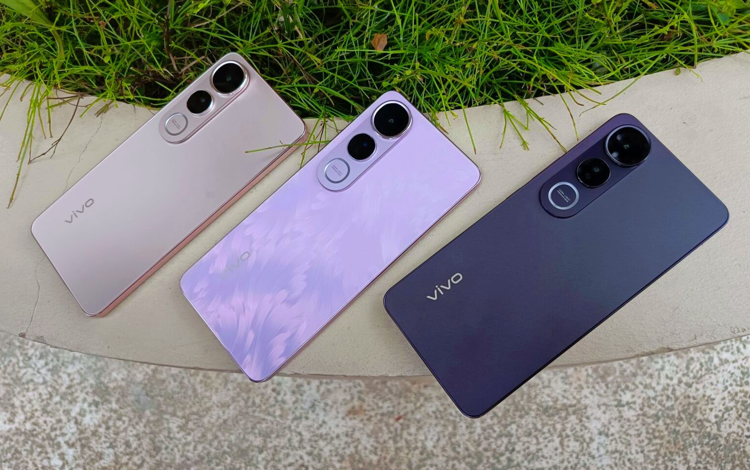 12 HP Vivo Terbaru 2025 dengan Kamera 50MP, AMOLED & Baterai Besar