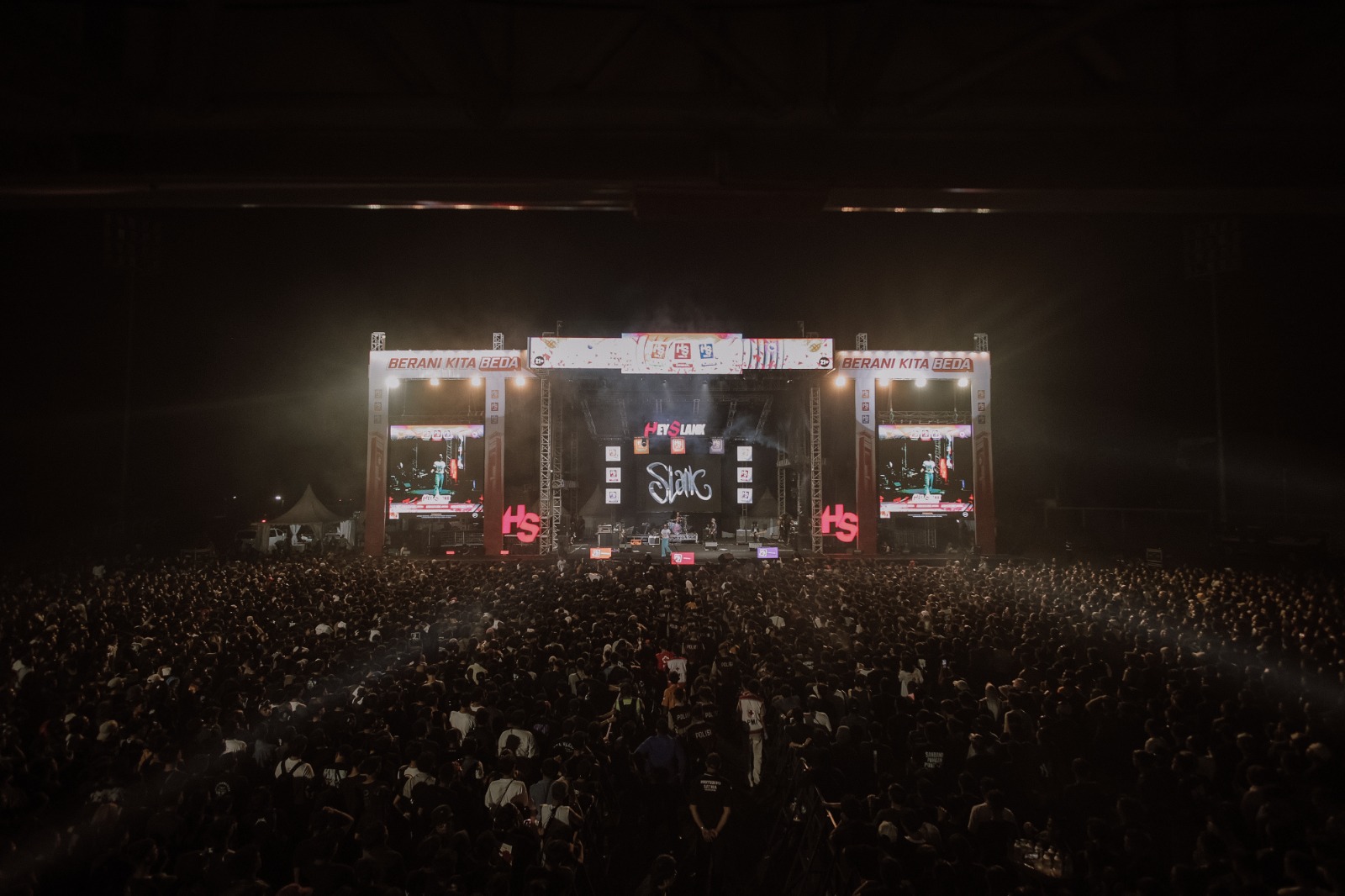Ribuan Slankers Padati Jakabaring, Konser Slank di Palembang Berlangsung Meriah
