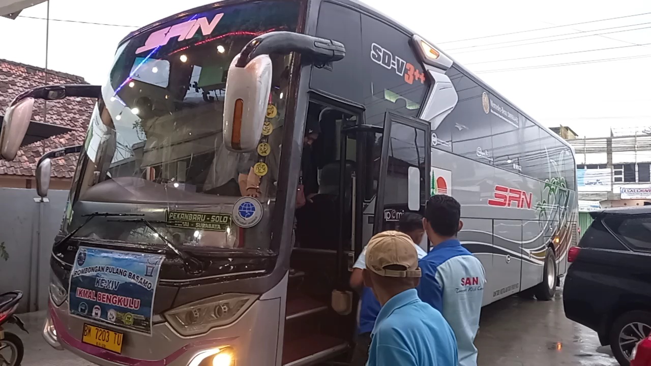 Rumah Makan Singgalang Jaya Buka Spesial Untuk Rombongan Pulang Basamo IKMAL