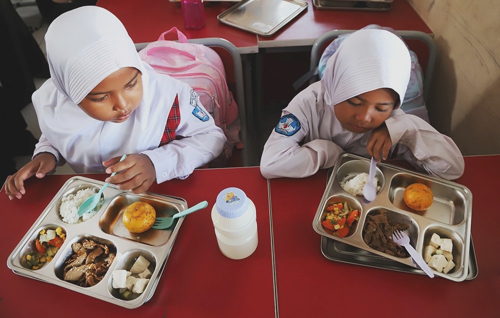 Program Makan Bergizi Gratis Tetap Berjalan Selama Ramadan, Anak-Anak Dapat Makanan untuk Berbuka