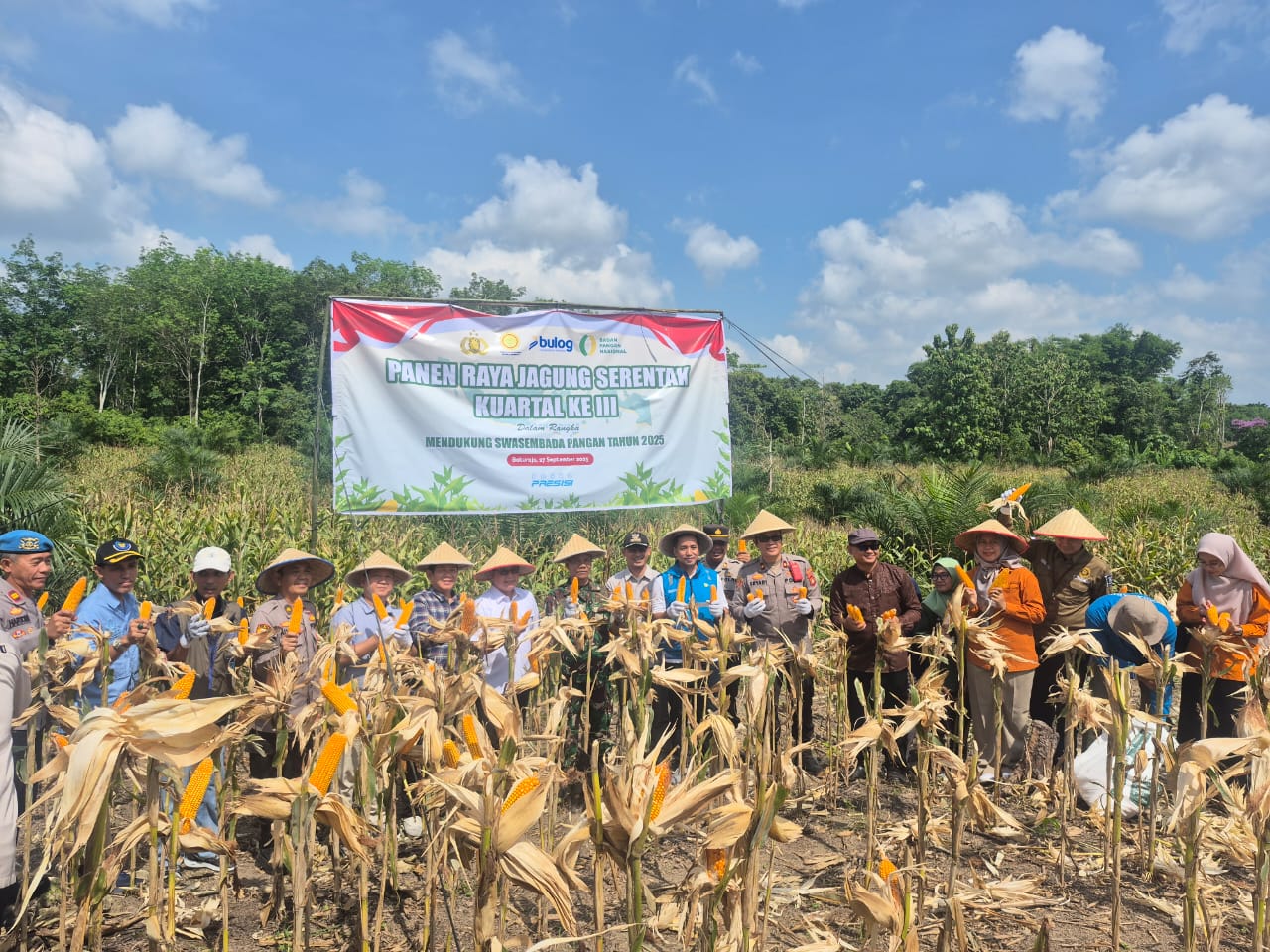 PLN Sukses Amankan Pasokan Listrik pada Panen Raya Jagung Serentak Bersama Kapolri di Sumatera Selatan