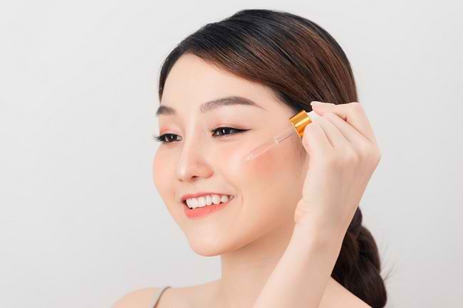 Rekomendasi 5 Serum Vitamin C untuk Wanita Usia 30-an yang Bisa Bantu Atasi Kerutan Pada Wajah