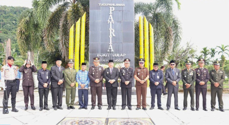 Pemkot Lubuk Linggau Gelar Upacara Peringatan Hari Pahlawan, Pj Wako jadi Inspektur Upacara