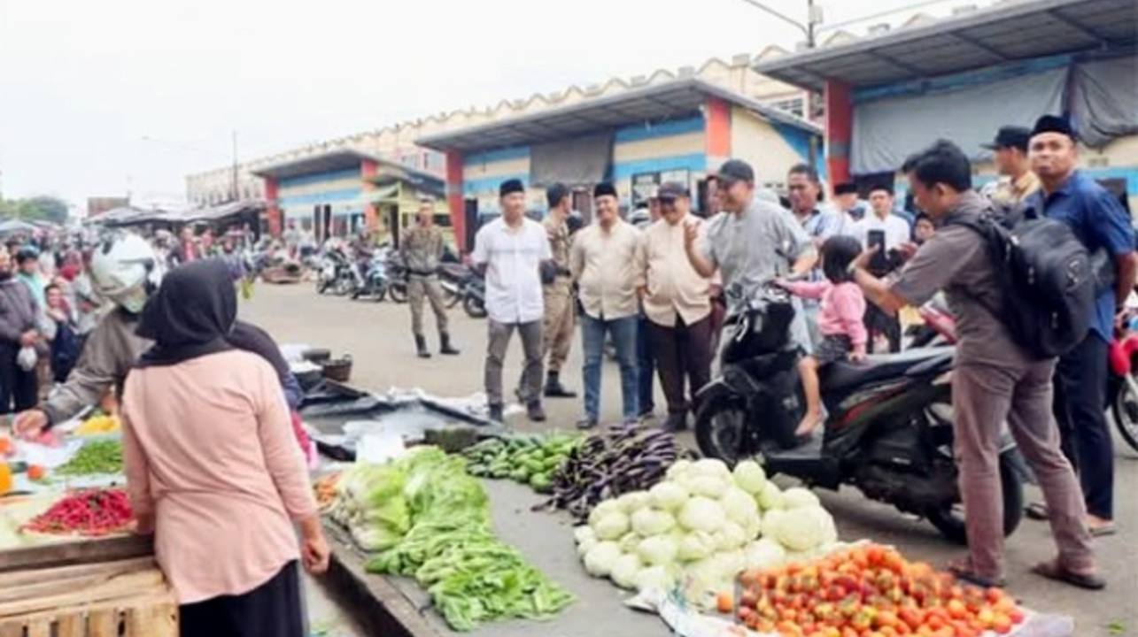 Wali Kota Lubuklinggau Sidak Pasar dan Umumkan Pembebasan Retribusi