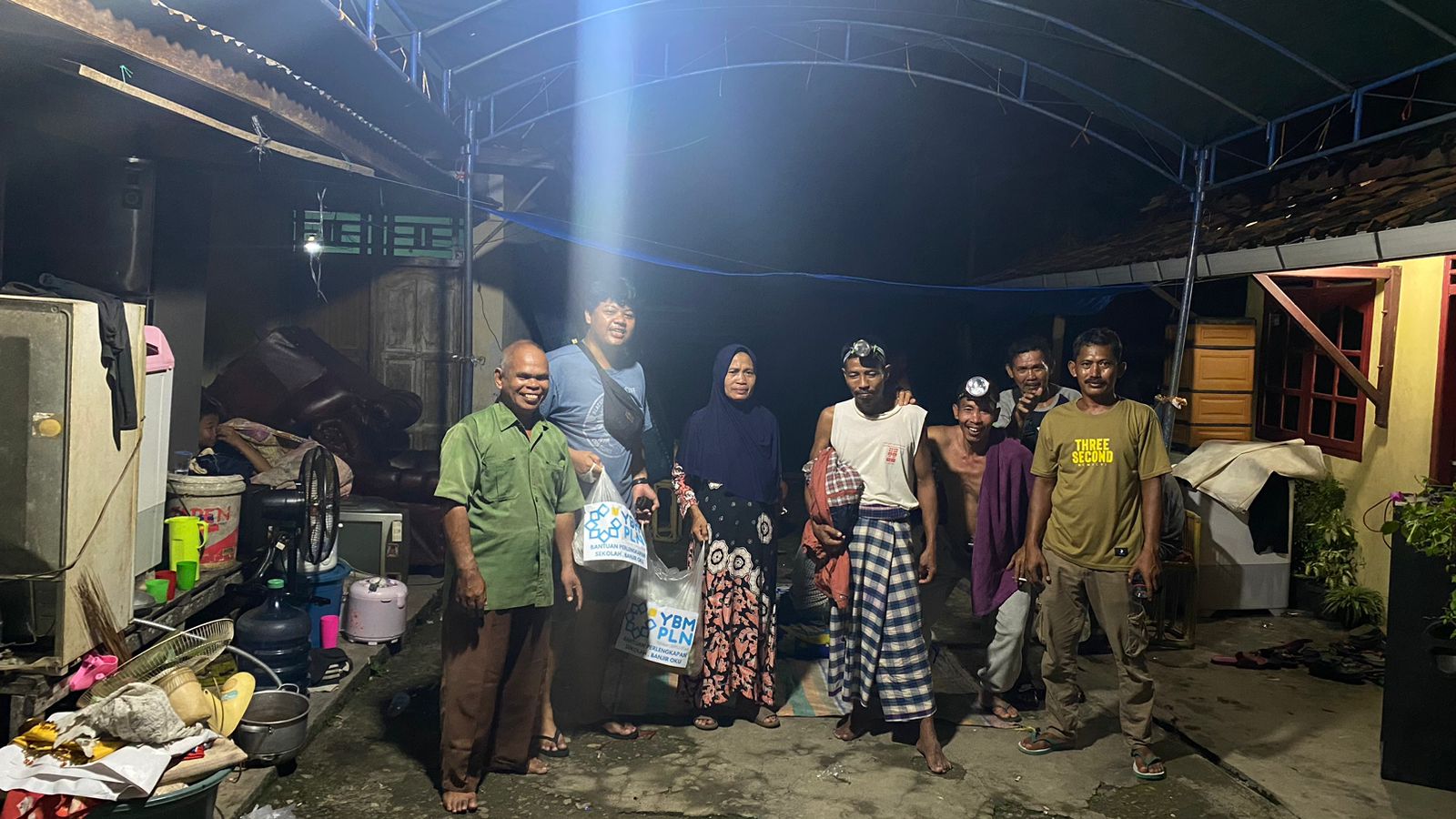 YBM PLN UID S2JB Cepat Tanggap Berikan Bantuan di Tanjung Enim dan Baturaja Pasca Bencana Banjir