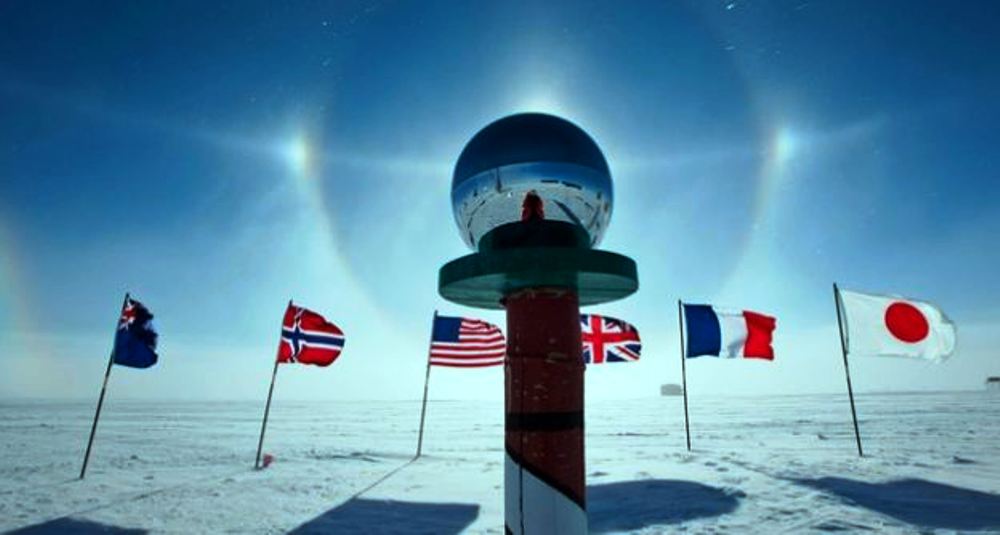 Keren! Pendaki Perempuan Asal Indonesia Pertamanya Capai Titik Ujung Kutub Selatan
