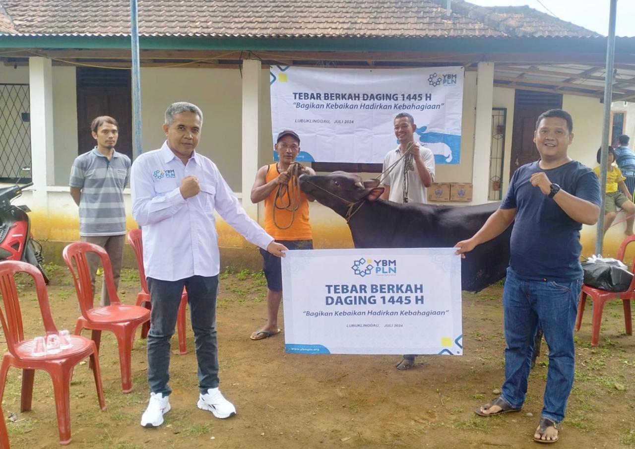 YBM PLN Hadir Untuk Masyarakat Lubuklinggau, Salurkan Bantuan Daging Sapi Segar Kepada 150 Warga