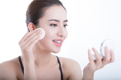 Dijamin Flawless: Cara Terbaik Mengaplikasikan Compact Powder