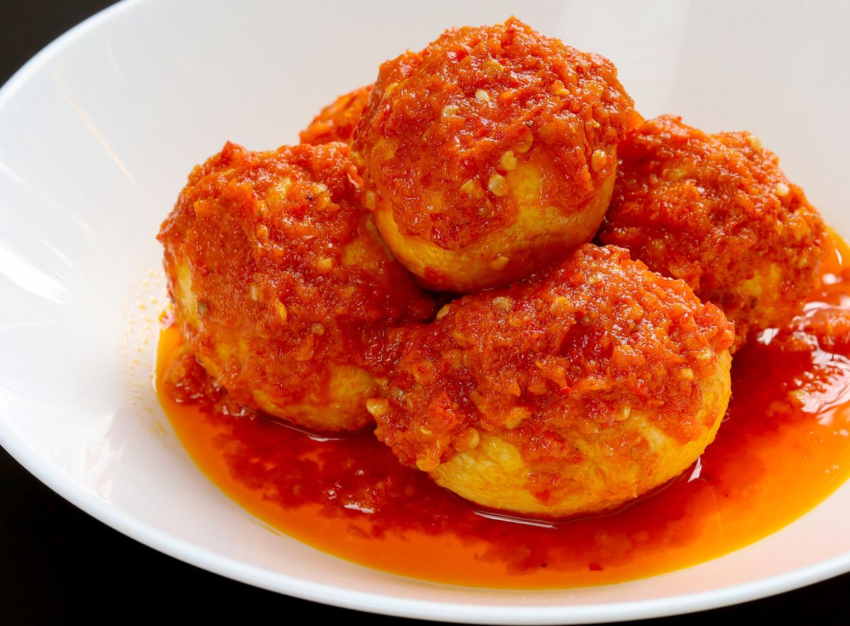 Resep Telur Bumbu Bali yang Pedas Berempah — Lauk Sederhana dengan Rasa Mendalam