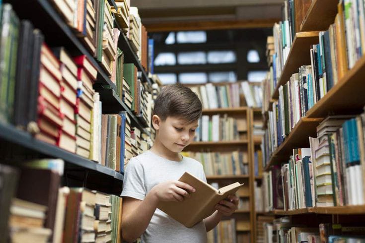 Manfaat Hobi Membaca Buku: Menjelajahi Dunia Pengetahuan