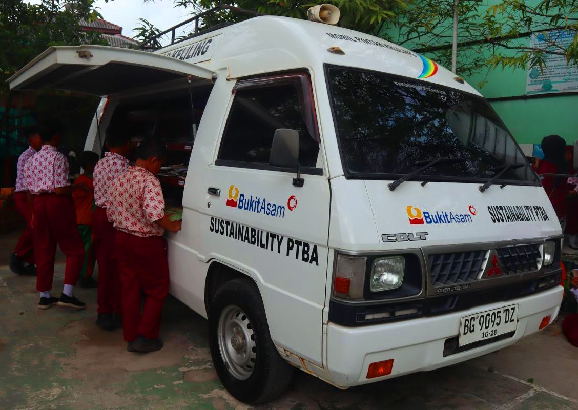 Mobil Pintar Bukit Asam: Oase Ilmu yang Menyapa Ribuan Siswa
