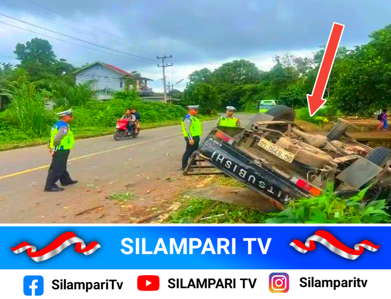 Kecelakaan Tunggal di Muara Beliti, L300 Terjun ke Parit Usai Ban Pecah