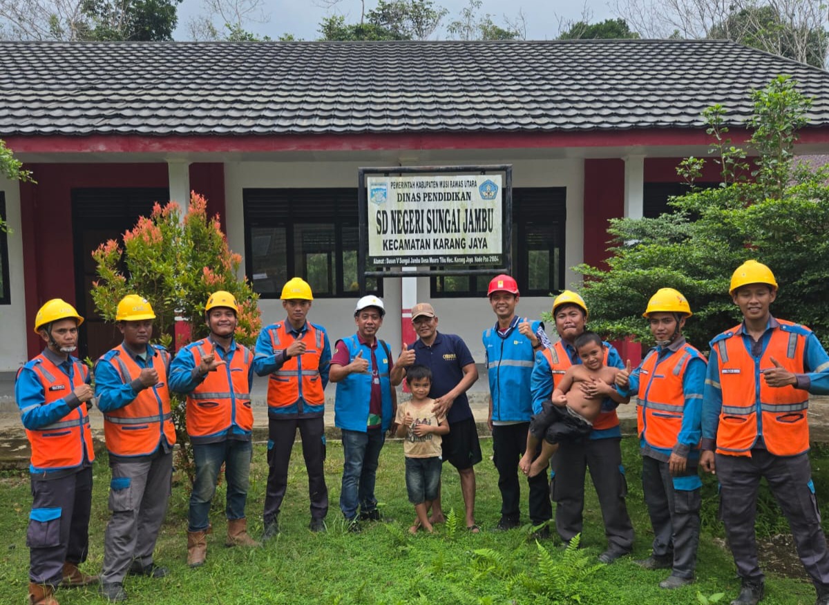 PLN ULP Muratara Laksanakan Penyalaan Super SUN di SD Negeri Sungai Jambu