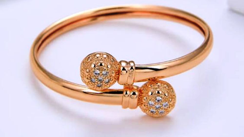 Gelang Bangle Cantik dan Elegan, Ketahui Perbedaannya dengan yang Lain