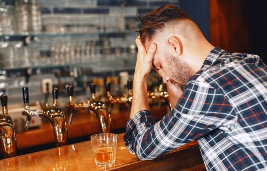 Dampak Berat Mempunyai Hobi Mengonsumsi Minuman Beralkohol