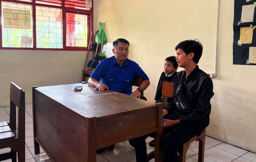 Cerita Haru Noval, Siswa SMA di Semarang yang Minta Bantuan Damkar Ambil Rapor karena Ayah Meninggal & Ibu Sak