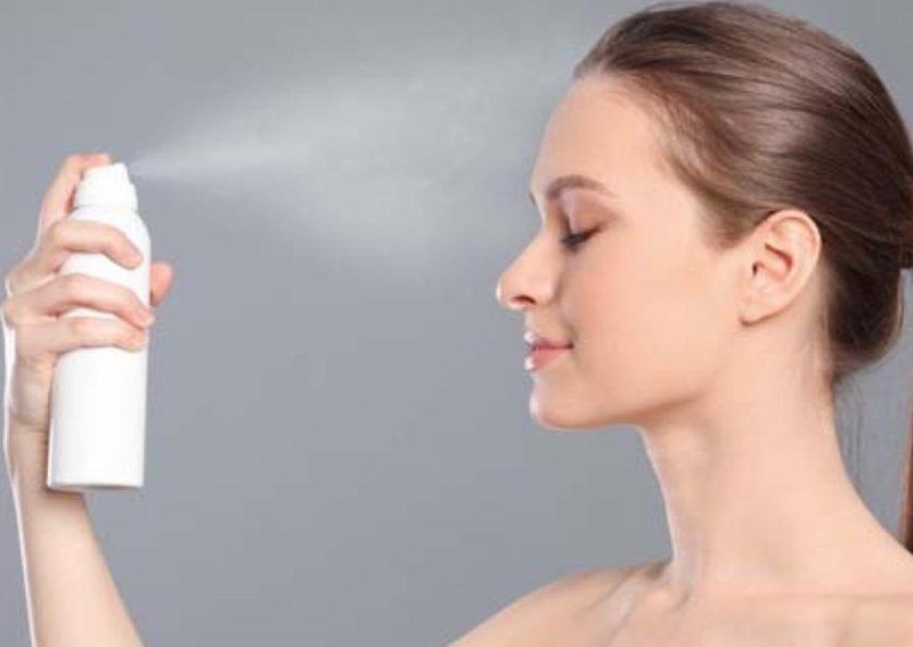 Primer Water vs. Setting Spray: Mana yang Lebih Baik untuk Makeup Tahan Lama?