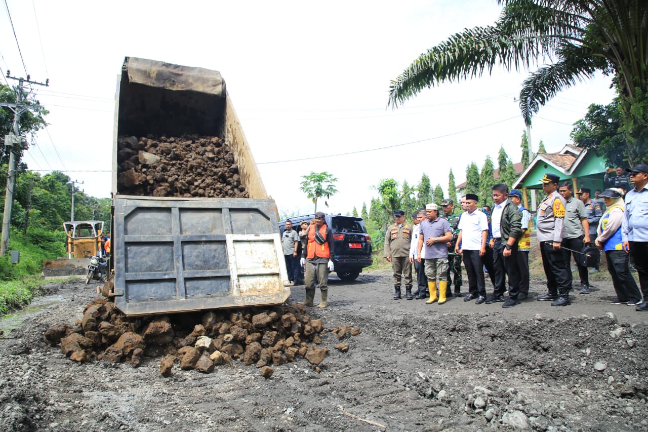 Gubernur Herman Deru Pastikan Perbaikan Jalan Sekayu–Lubuk Linggau Segera Dimulai