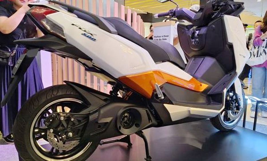 Tanpa Dicharge, Benarkah Motor Listrik Polytron Fox 500 Bisa Isi Baterai Sendiri? Simak Disini!