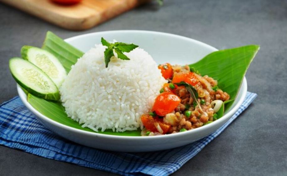 Menggugah Selera dengan Kelezatan Nasi Liwet Solo yang Terinspirasi dari Nasi Samin