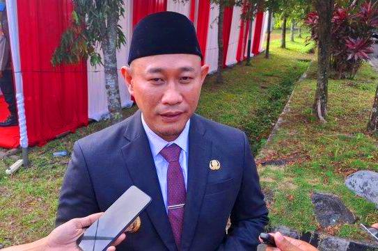 Wali Kota Yoppy Karim Geram, Banyak Kantor Lurah di Lubuklinggau Tak Pasang Foto Dirinya dan Presiden