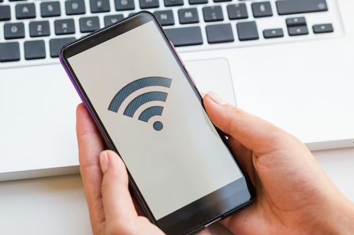 7 Trik Hemat Baterai Saat Sinyal HP Lemah