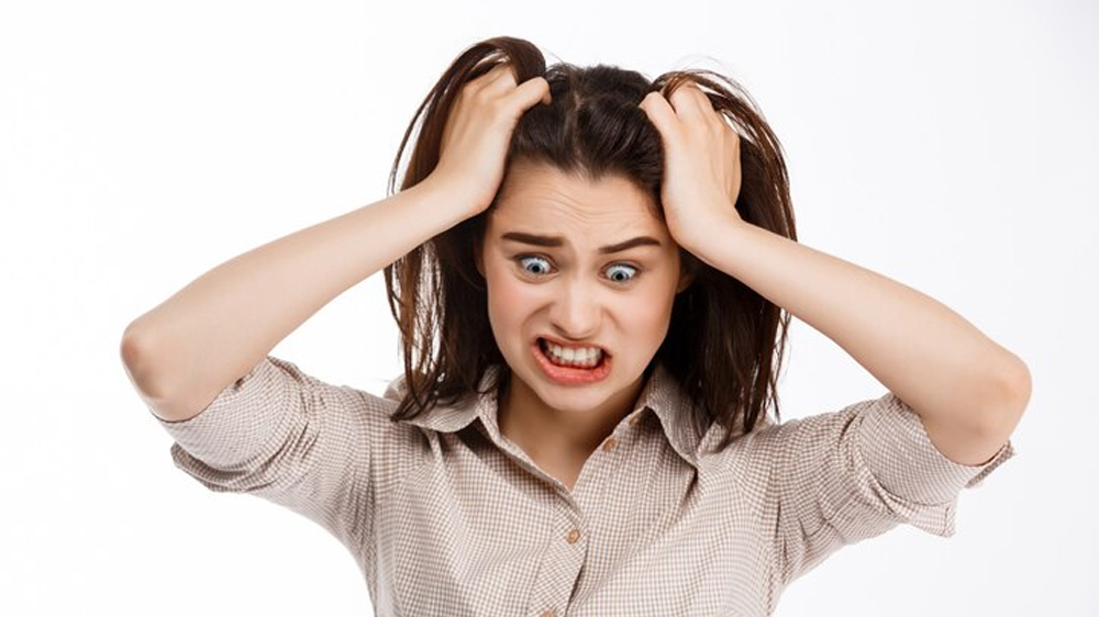 Stres Dapat Menyebabkan Rambut Rontok? Simak Penjelasannya Disini!