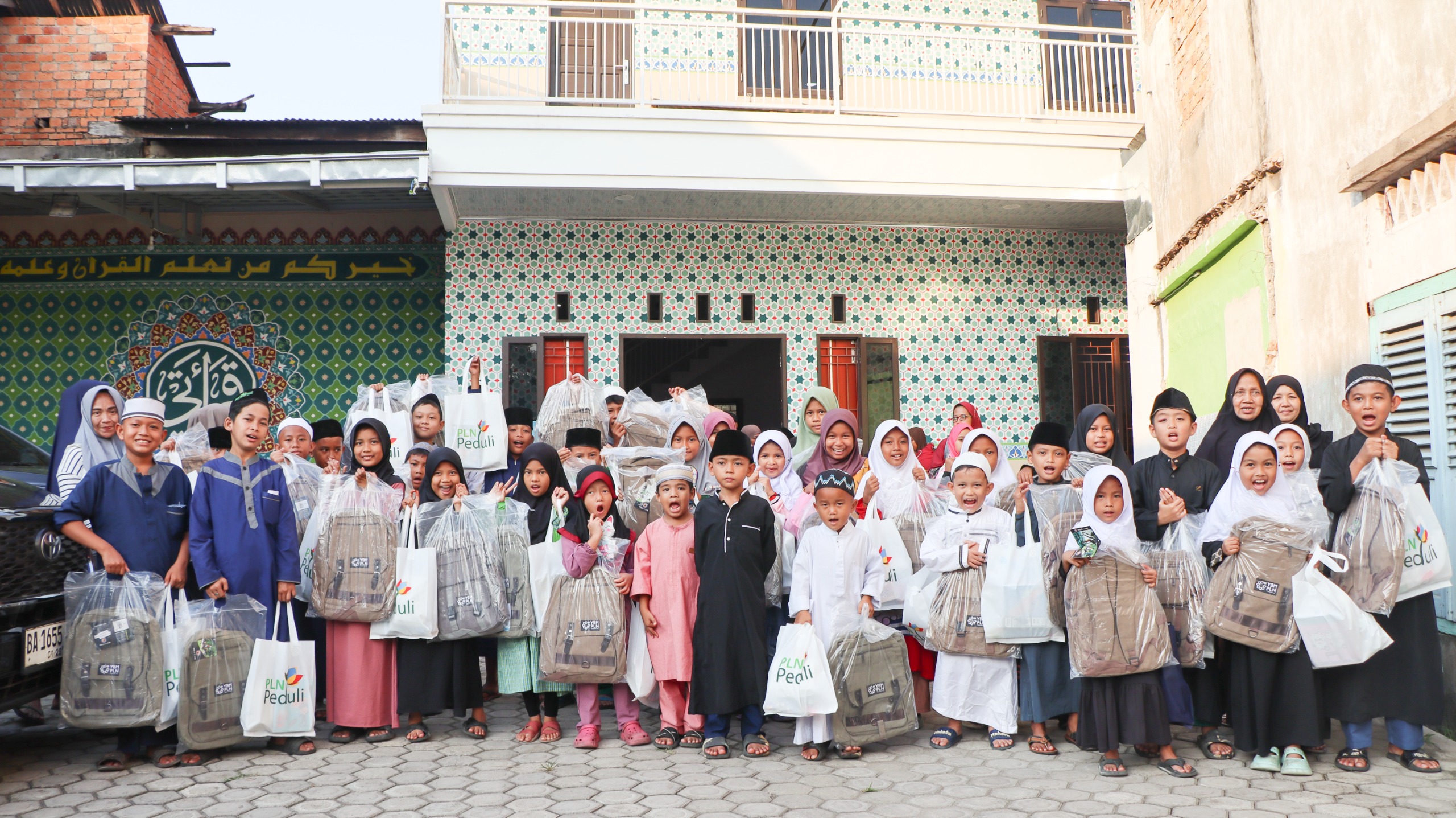 Peduli Anak Sekolah, UID S2JB Penuhi Kebutuhan Peralatan Sekolah di TPQ Raudhatush Shibyan Palembang