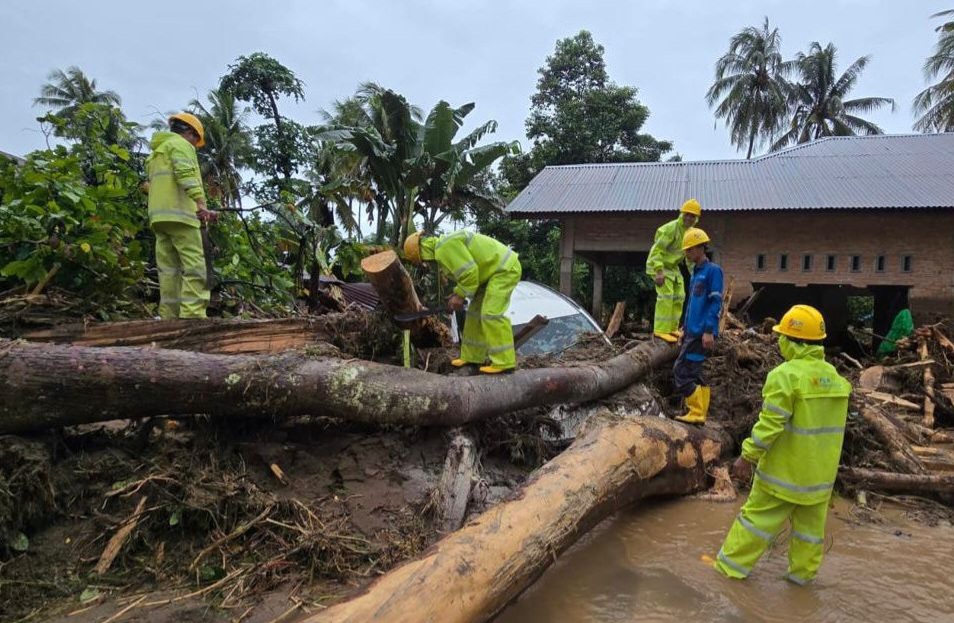 Gubernur Sumbar Apresiasi Kerja PLN Pulihkan Listrik Pascabencana