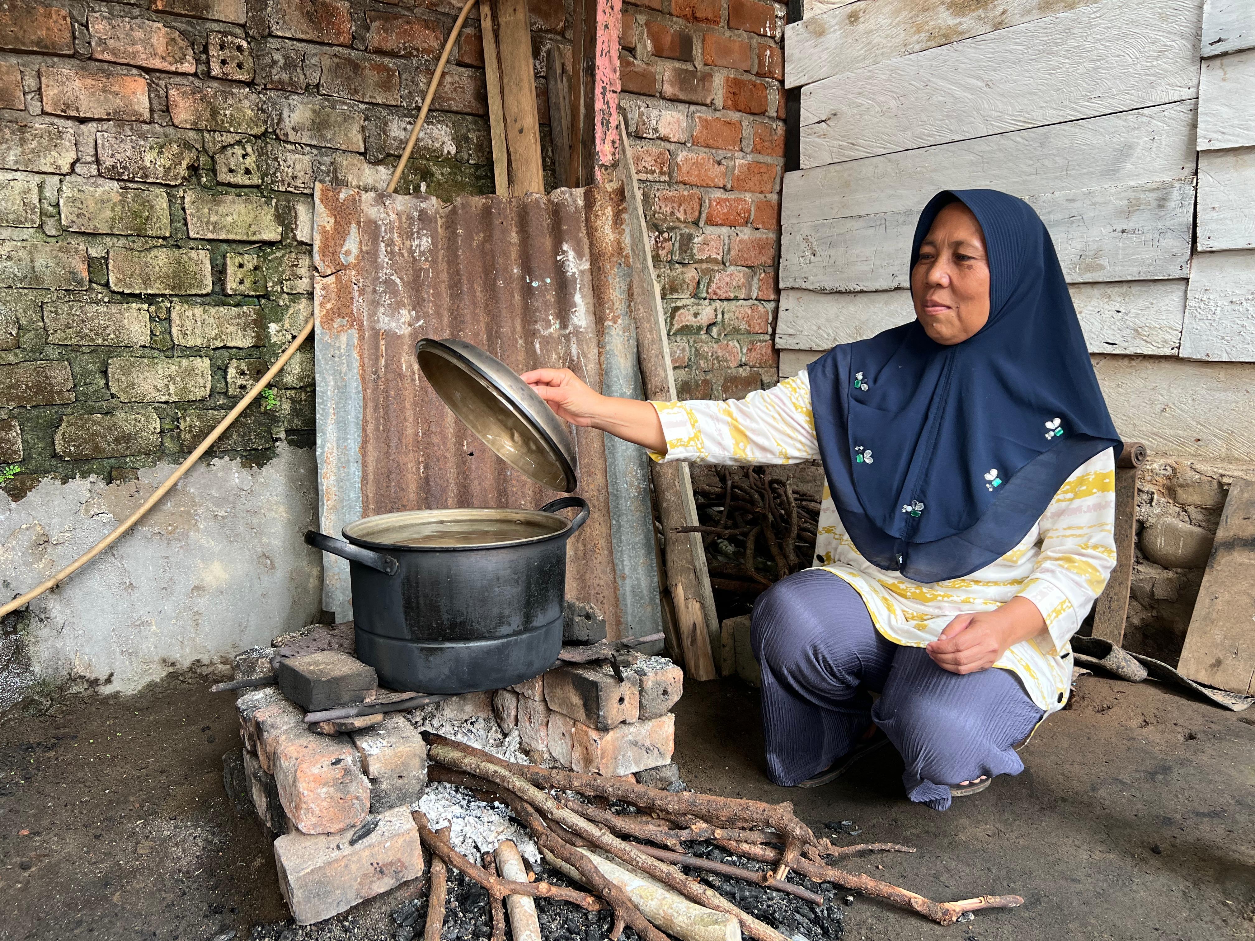 PLN UP3 Lubuklinggau Lakukan Pasang Baru Sambungan Listrik Lewat Program Light Up The Dream