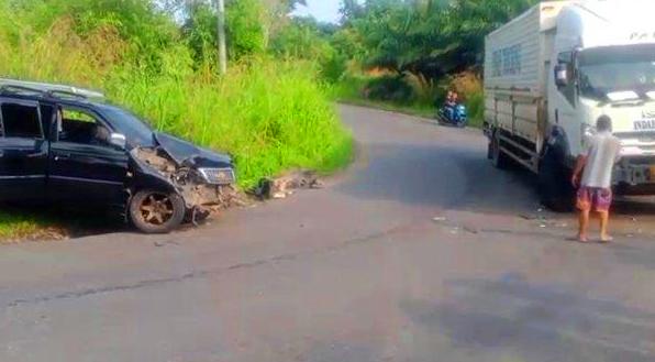 Kecelakaan Libatkan Toyota Innova dan Truk di Jalinsum Musi Rawas, Satu Korban Luka-Luka.